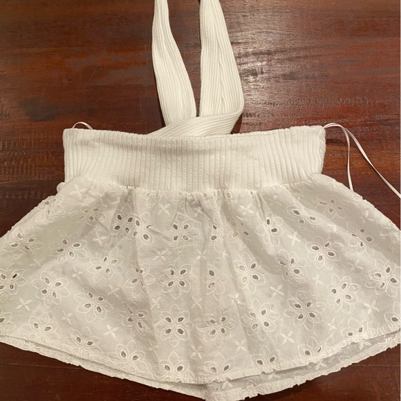 Embroidered Eyelet Ruffle Top - Picture 5 of 5